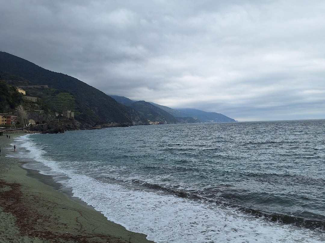 Spiaggia di Fegina-滨海蒙特罗梭必去景点