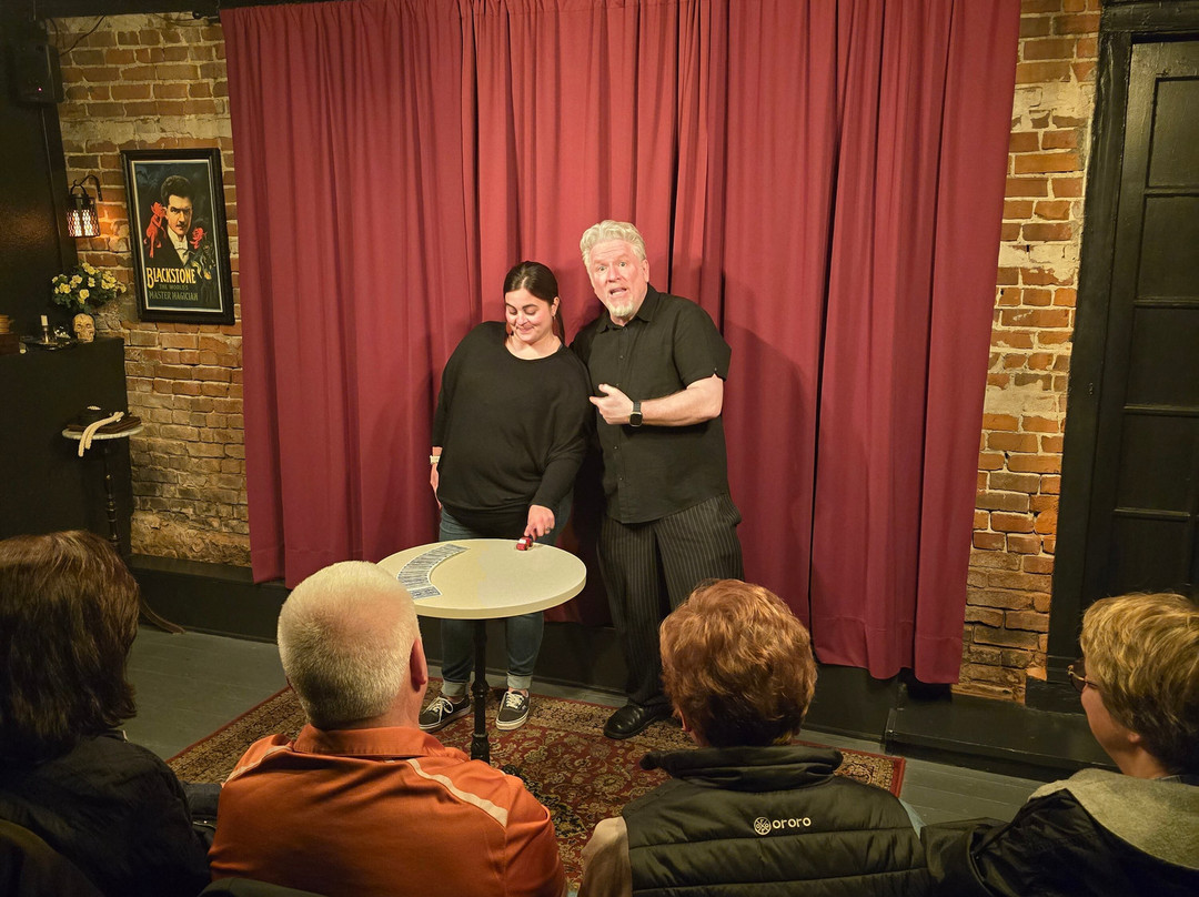 P.T. Murphy Magic Theatre-加利纳必去景点