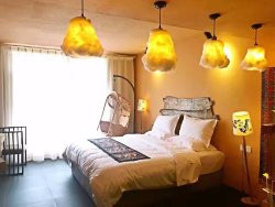 蝴蝶妈妈酒店主图