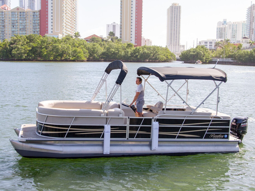 Miami Party Boat Rentals-阳光岛海滩必去景点