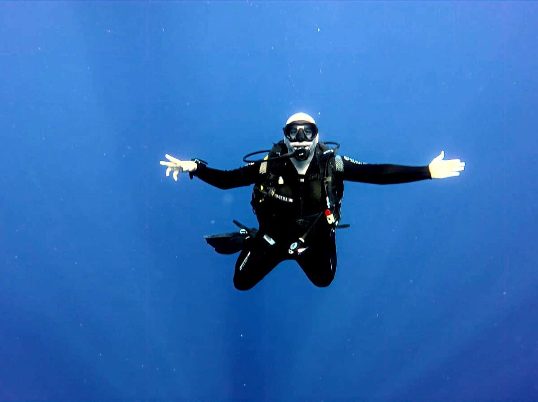 drive & dive with mario-拉纳加必去景点