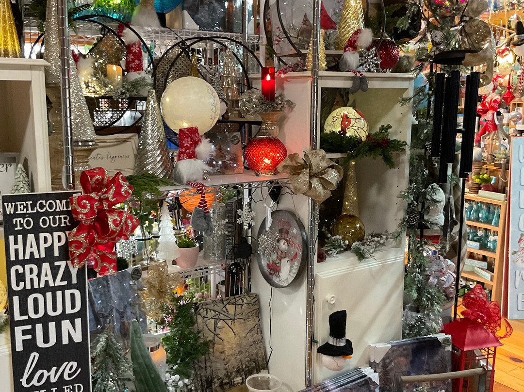 A Unique Boutique Llc - Gift Shop-Marion必去景点