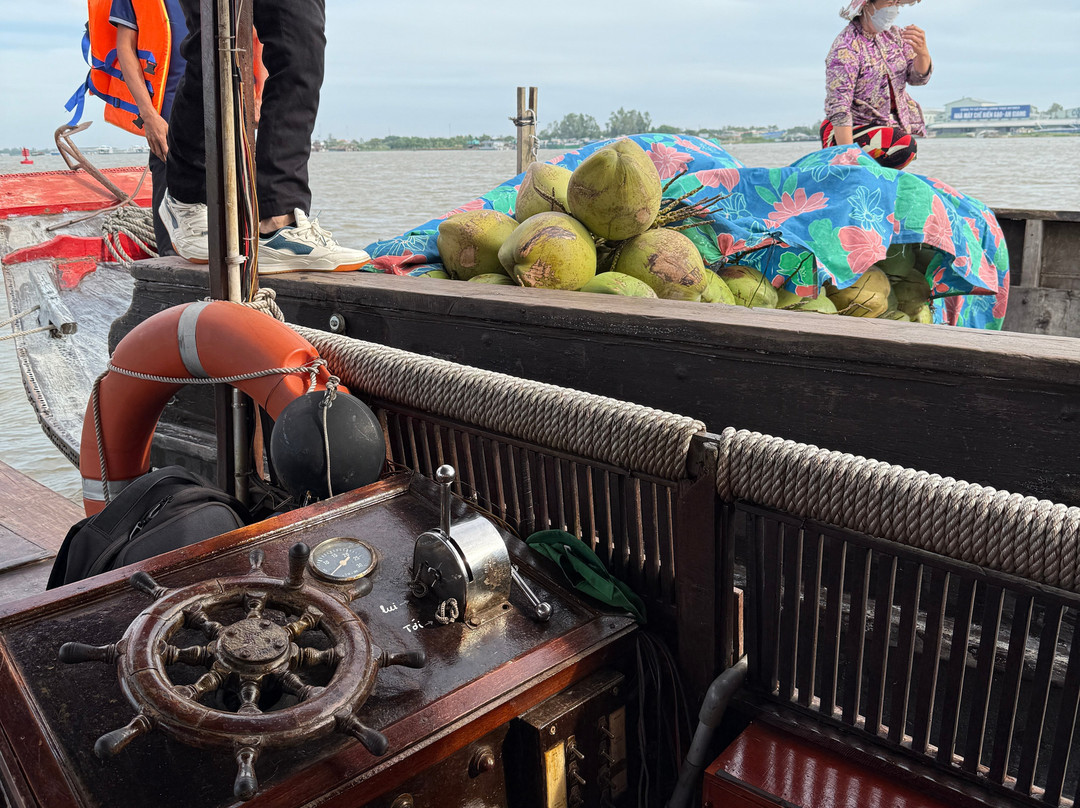 Long Xuyen Floating Market-Long Xuyen必去景点