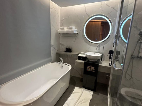 芭堤雅中天海滩温德姆酒店主图