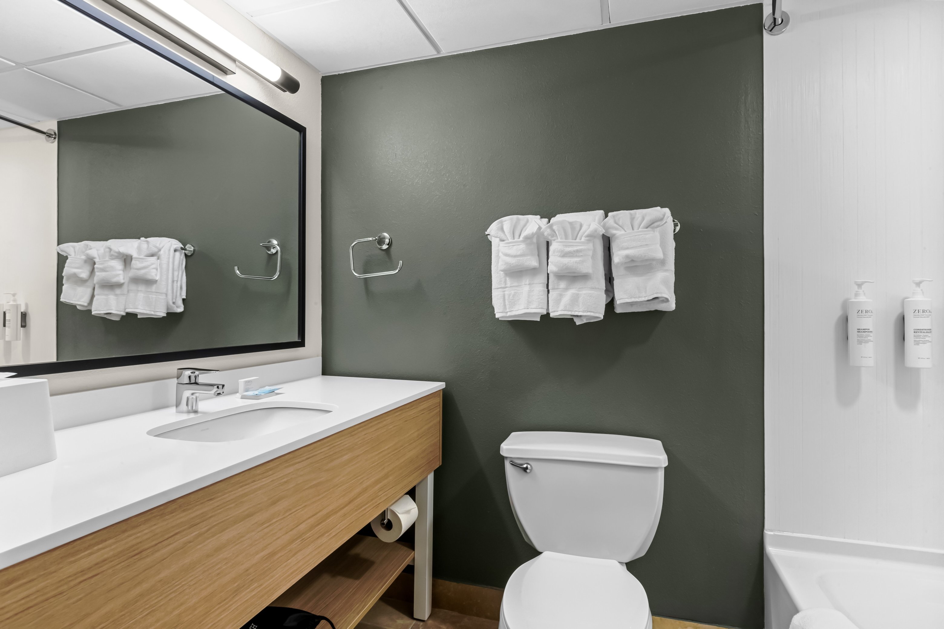 Spark By Hilton Bensalem Philadelphia-浴室