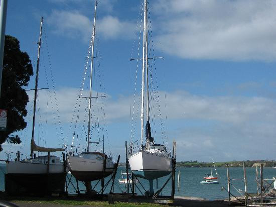 The Captain's Landing主图