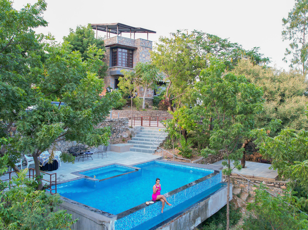 Lake And Hill Stays