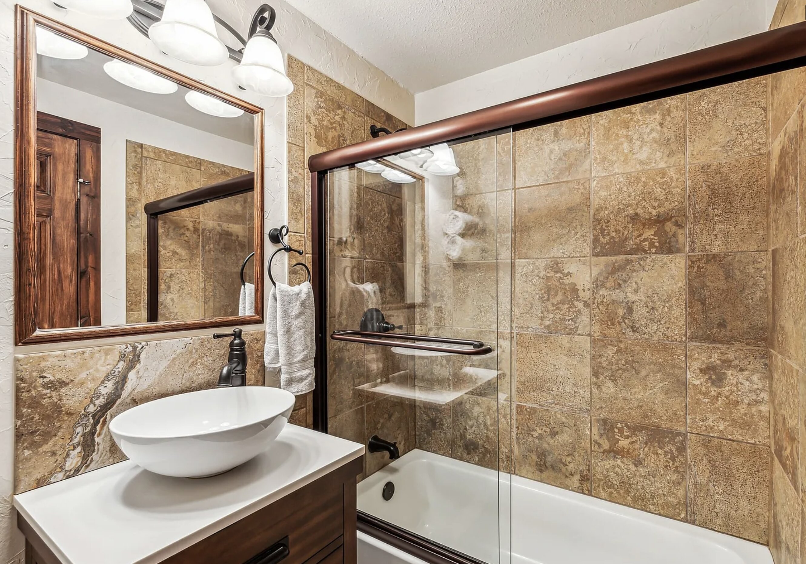 Travis Street Cottages-浴室