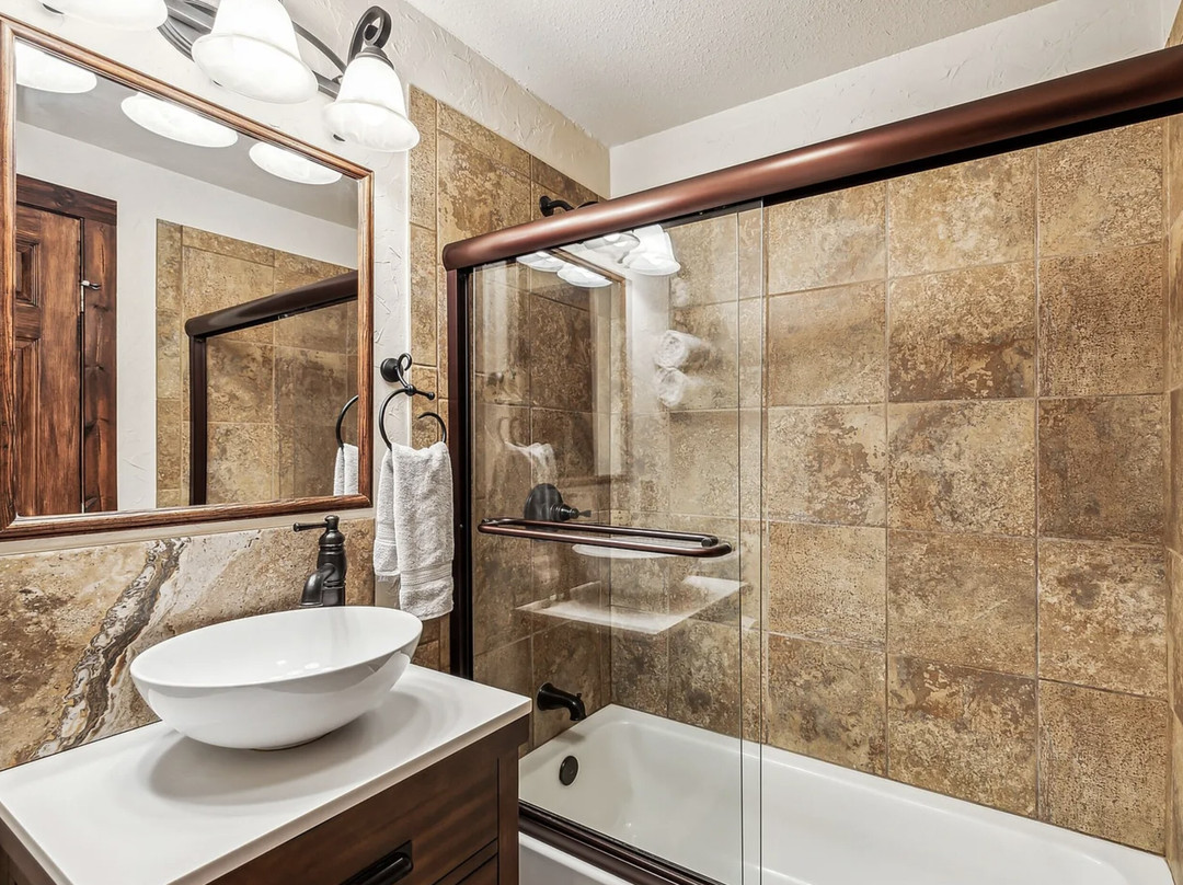 Travis Street Cottages主图