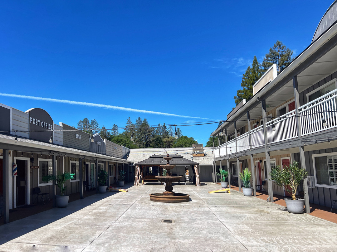 The Old West Inn主图