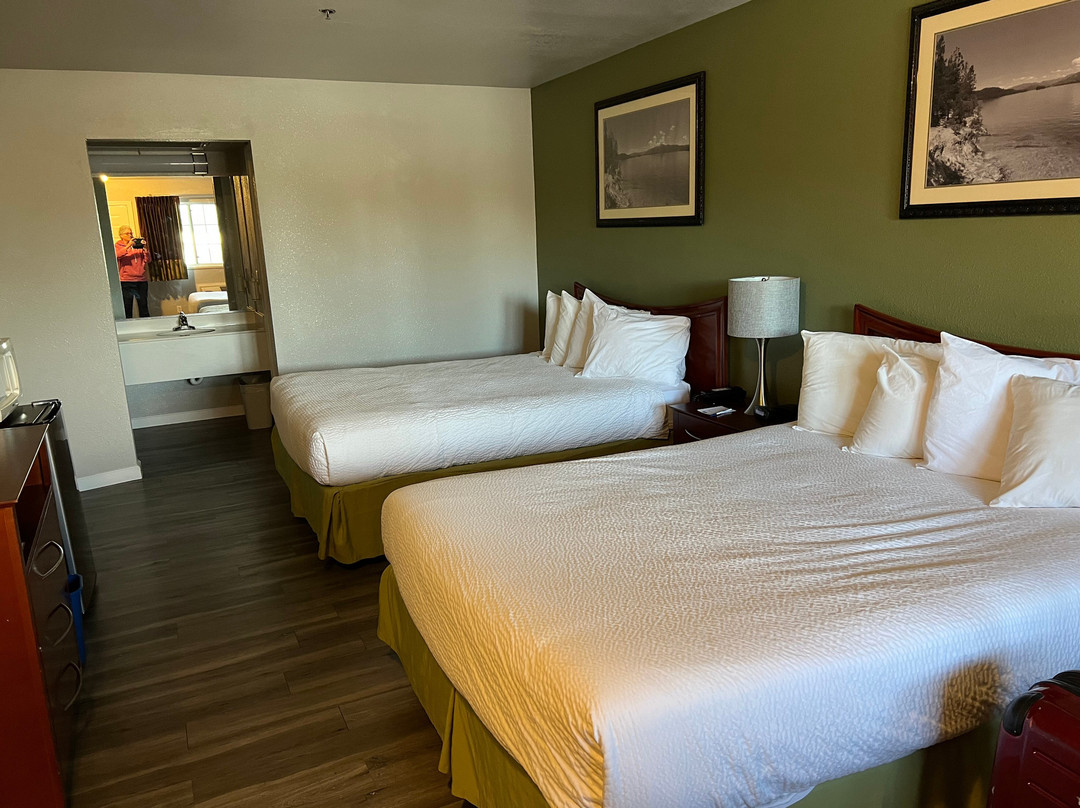 雷丁旅程住宿酒店主图