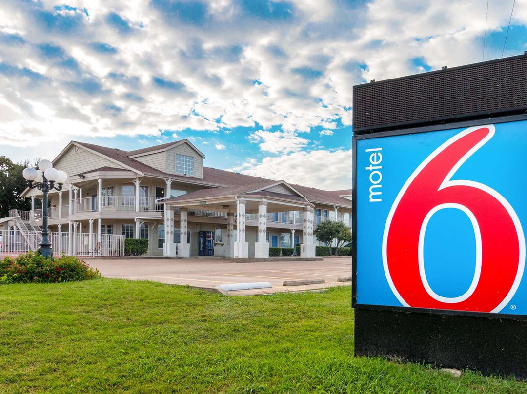 Motel 6 Waxahachie