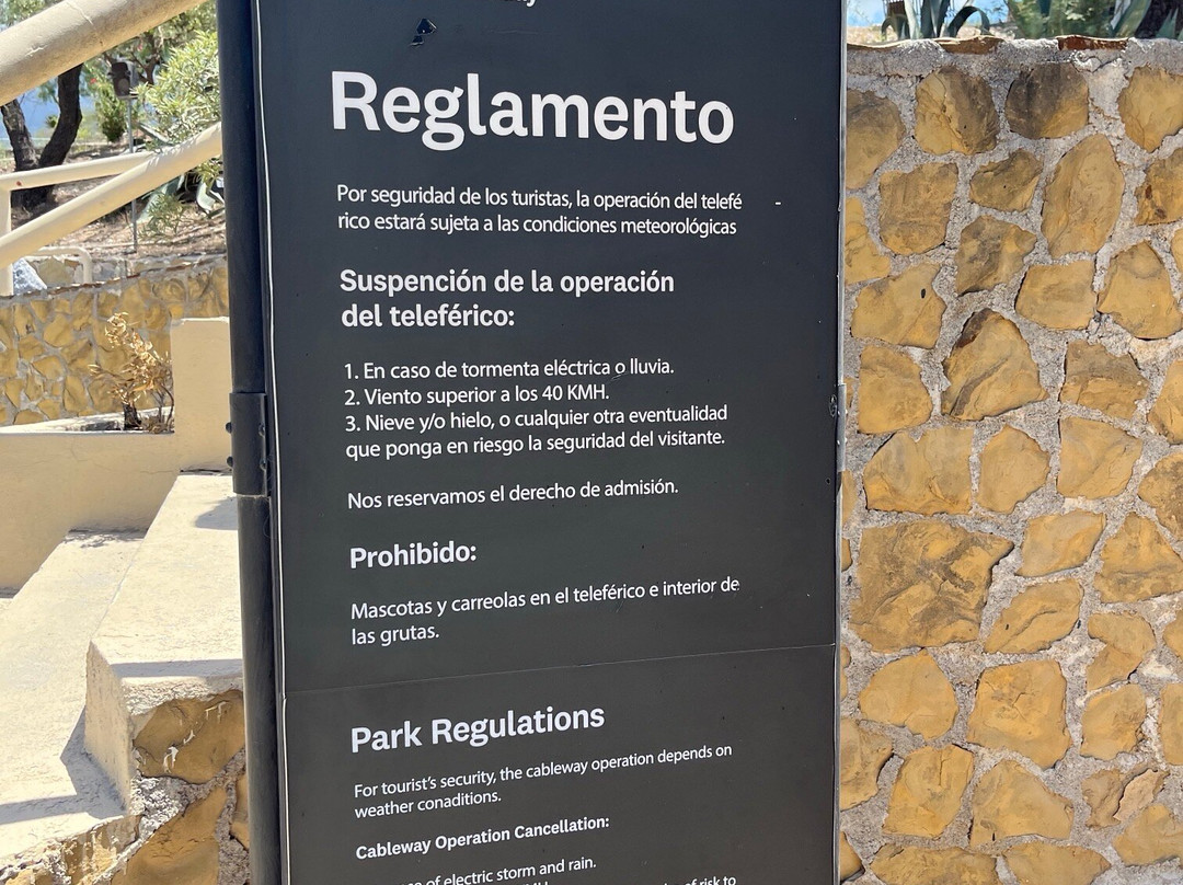 Grutas de Garcia-Garcia必去景点