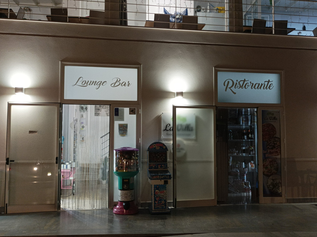 La Villa, Food And Beverage