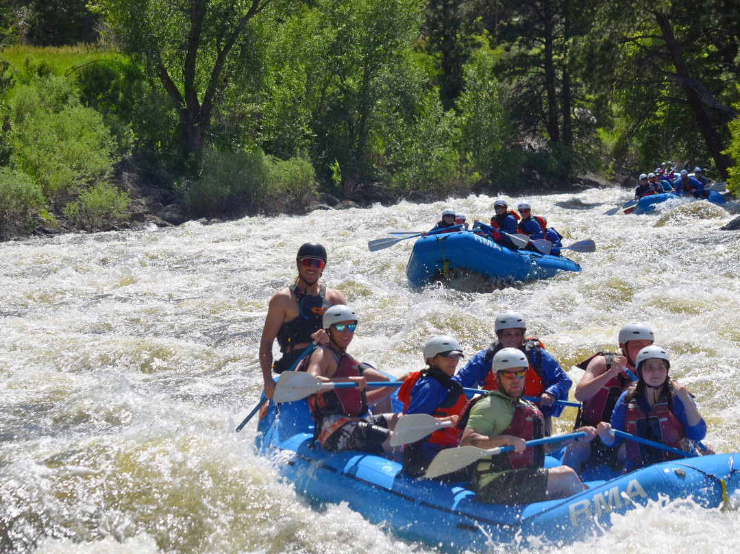 Rocky Mountain Adventures-科林斯堡必去景点