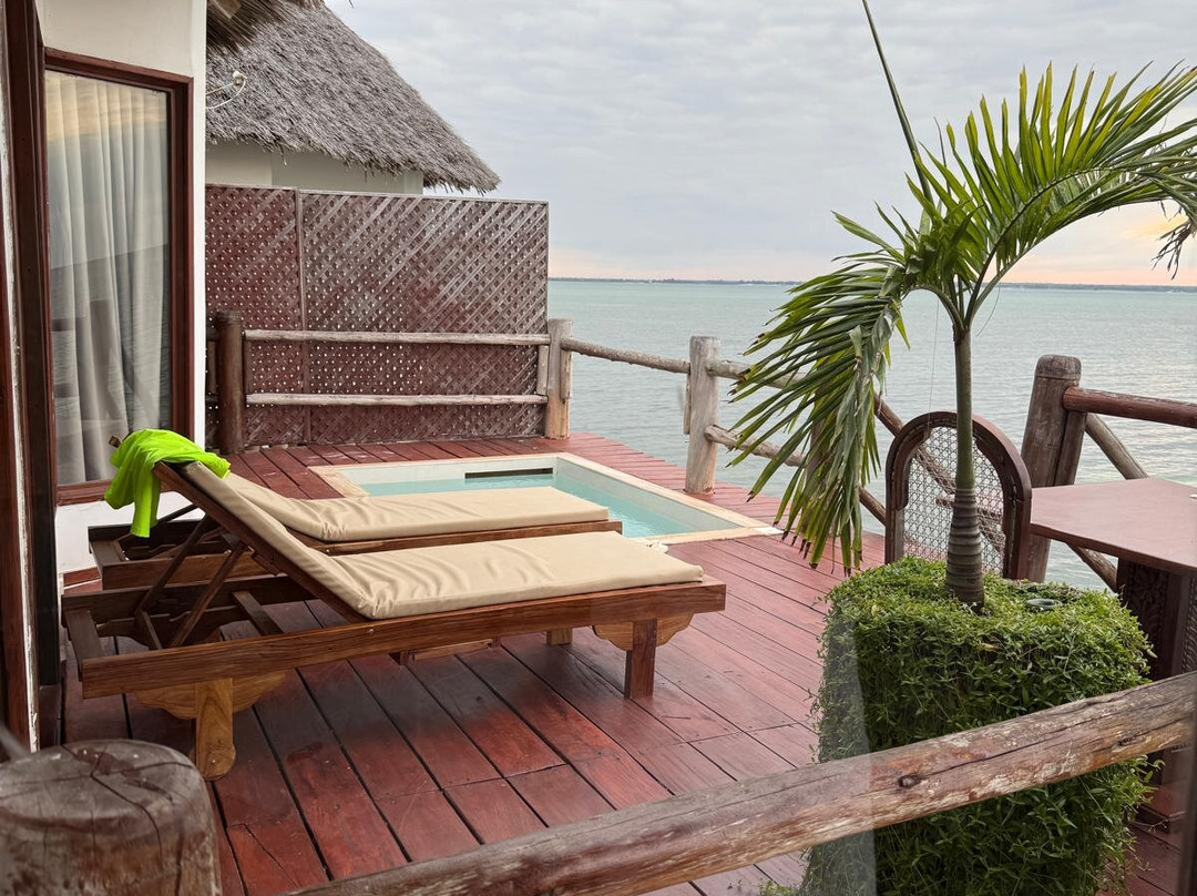 Isaraya Luxury Over Water Villas主图