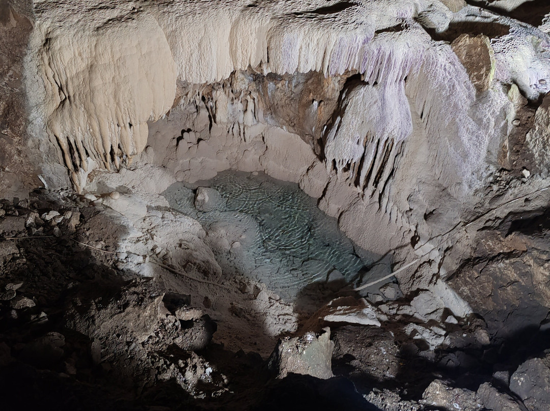New Athos Cave-New Athos必去景点