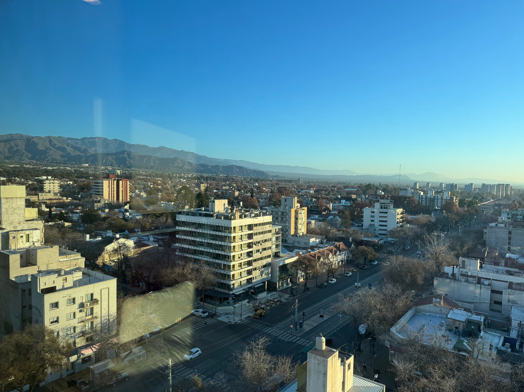 Diplomatic Hotel主图