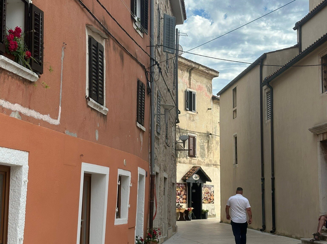 Church of St. Mary and St. Peregrin-乌马格必去景点