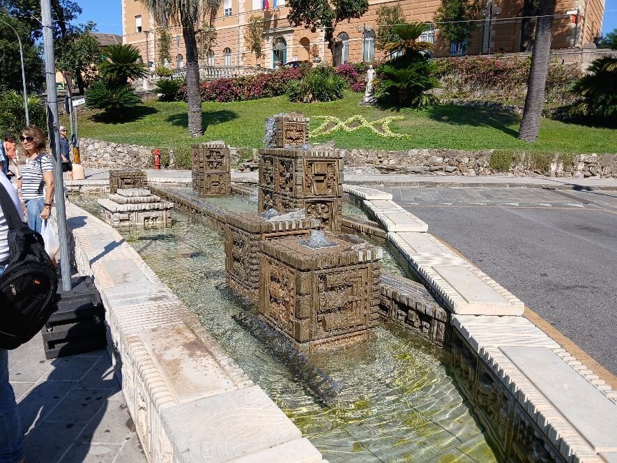 Stazione Ferroviaria di Rapallo-拉帕洛必去景点