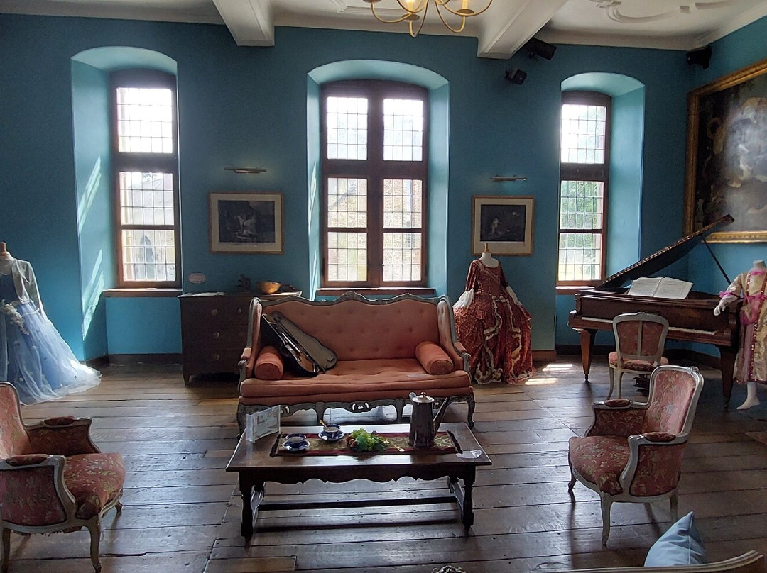 Le Chateau de Lavaux Sainte-Anne-Lavaux-Sainte-Anne必去景点