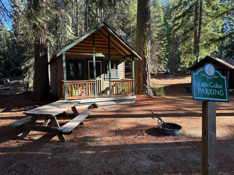 Hoodoo's Crescent Lake Resort主图