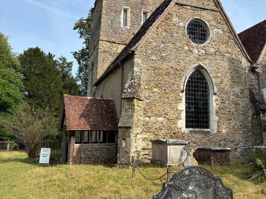Church of St Peter and St Paul's-吉尔福德必去景点