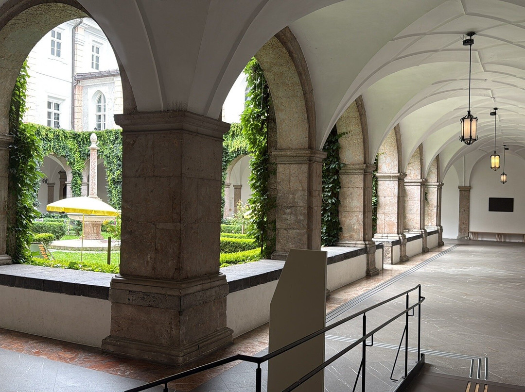 Hofkirche Innsbruck-茵斯布鲁克必去景点