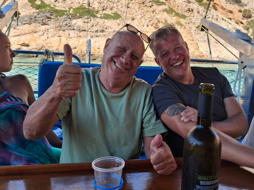 Amanda Boat Tours-Platis Gialos必去景点