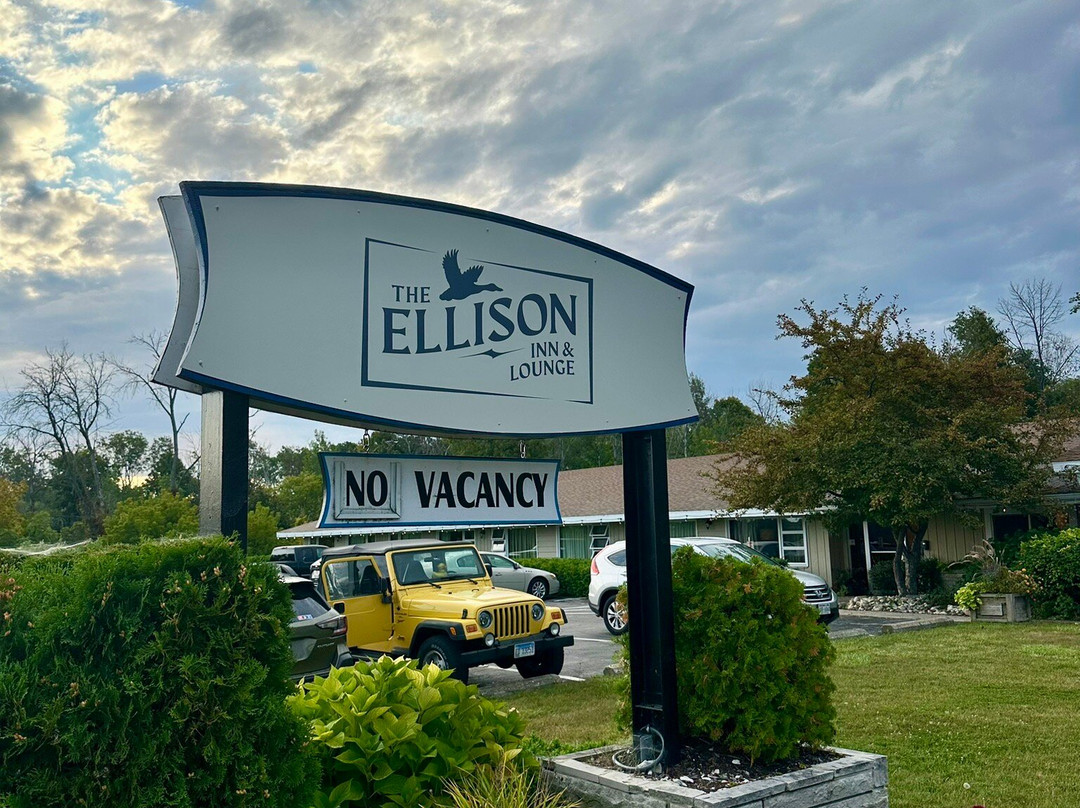 The Ellison Inn & Lounge主图