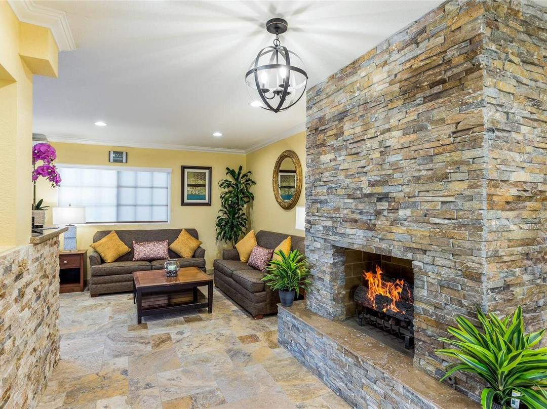 Quality Inn Escondido Downtown