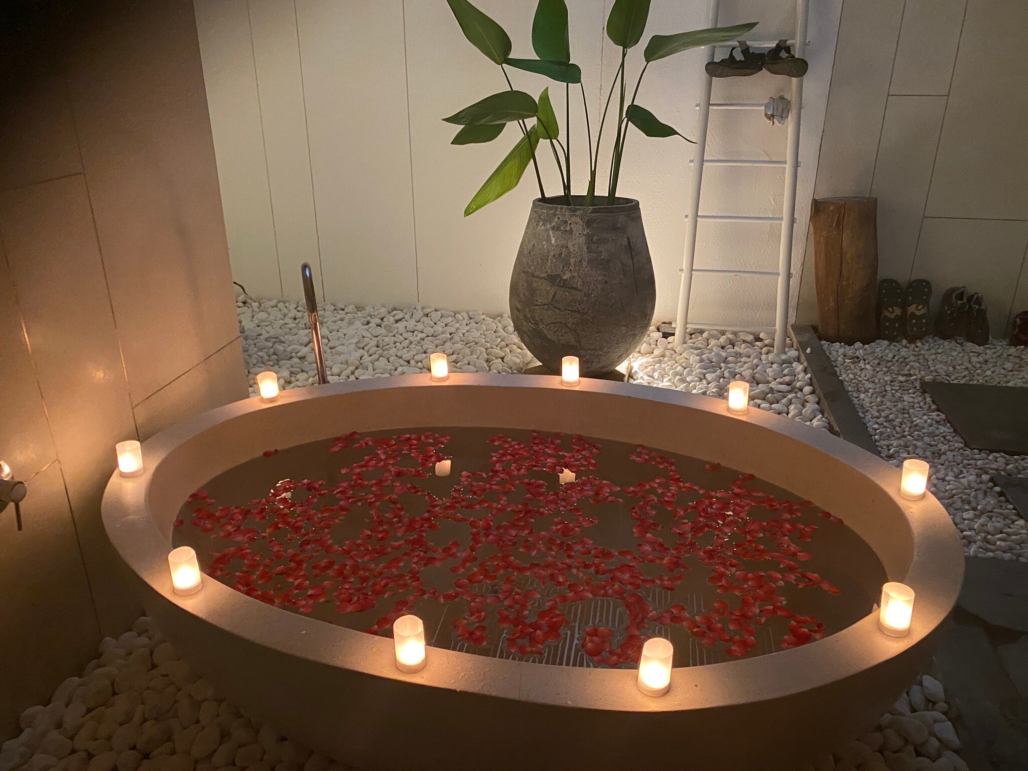 萨罗晋酒店-官方