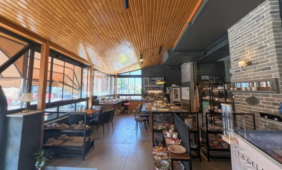 Pela Coffee & Ceramic