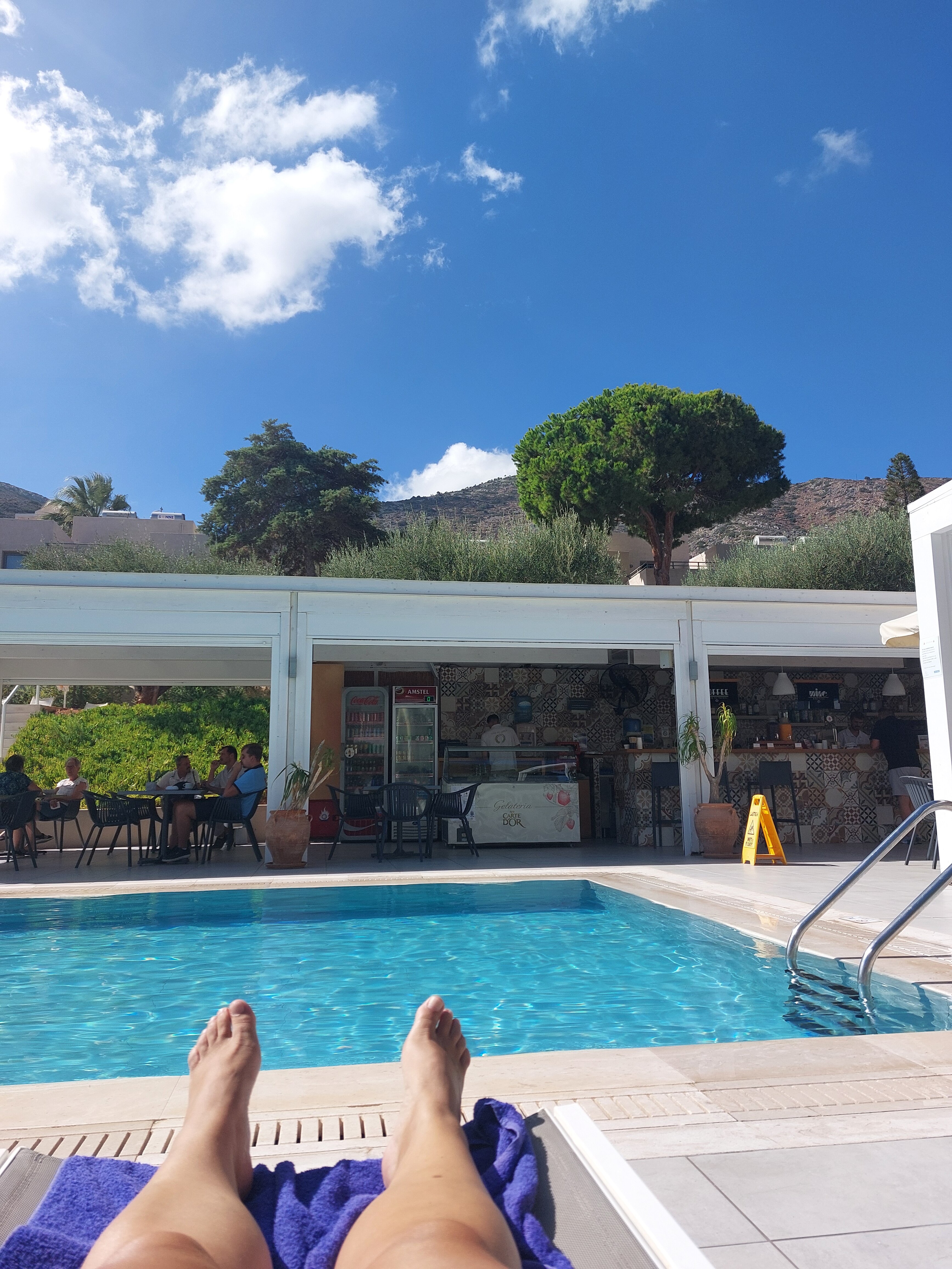 Sundance Apartments & Suites-泳池