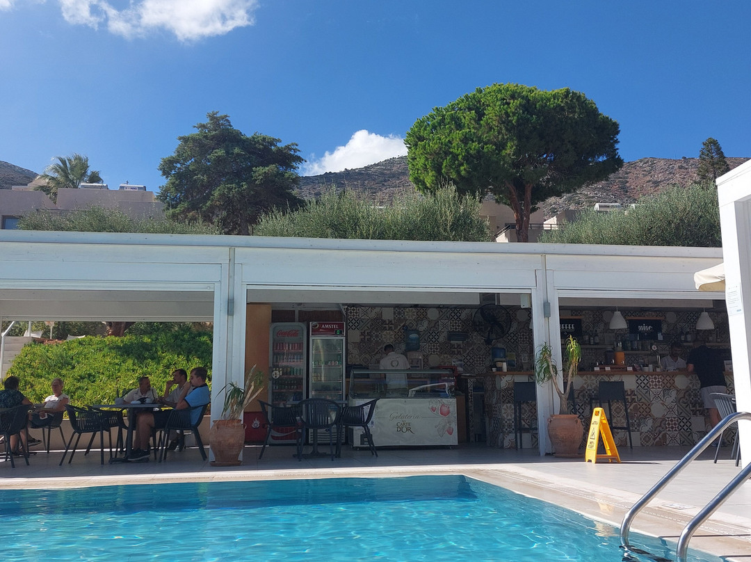 Sundance Apartments & Suites主图