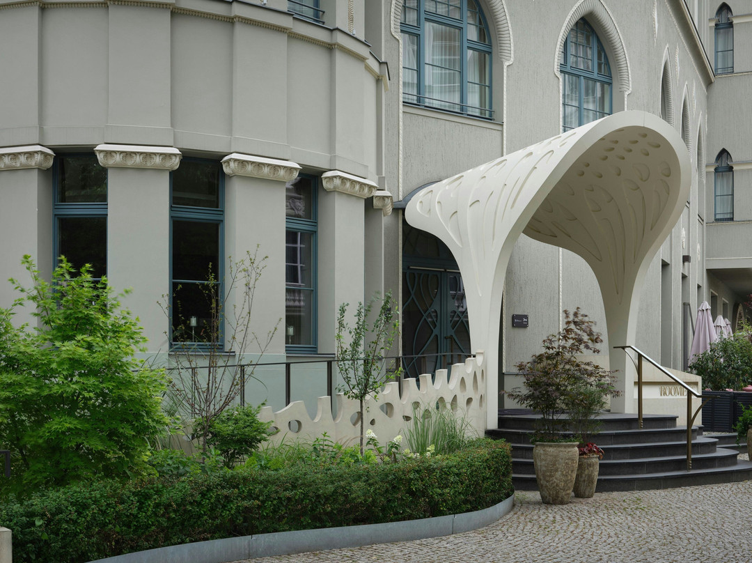 斯坦广场傲途格精选酒店