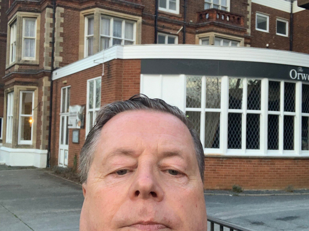 奥威尔酒店主图