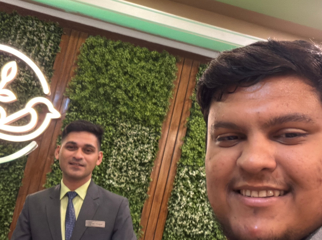 Renest Gandhidham主图