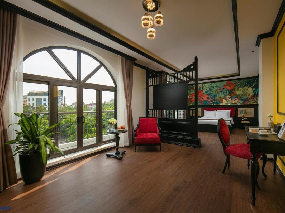 Royal Hotel & Spa Vinh Yen 2