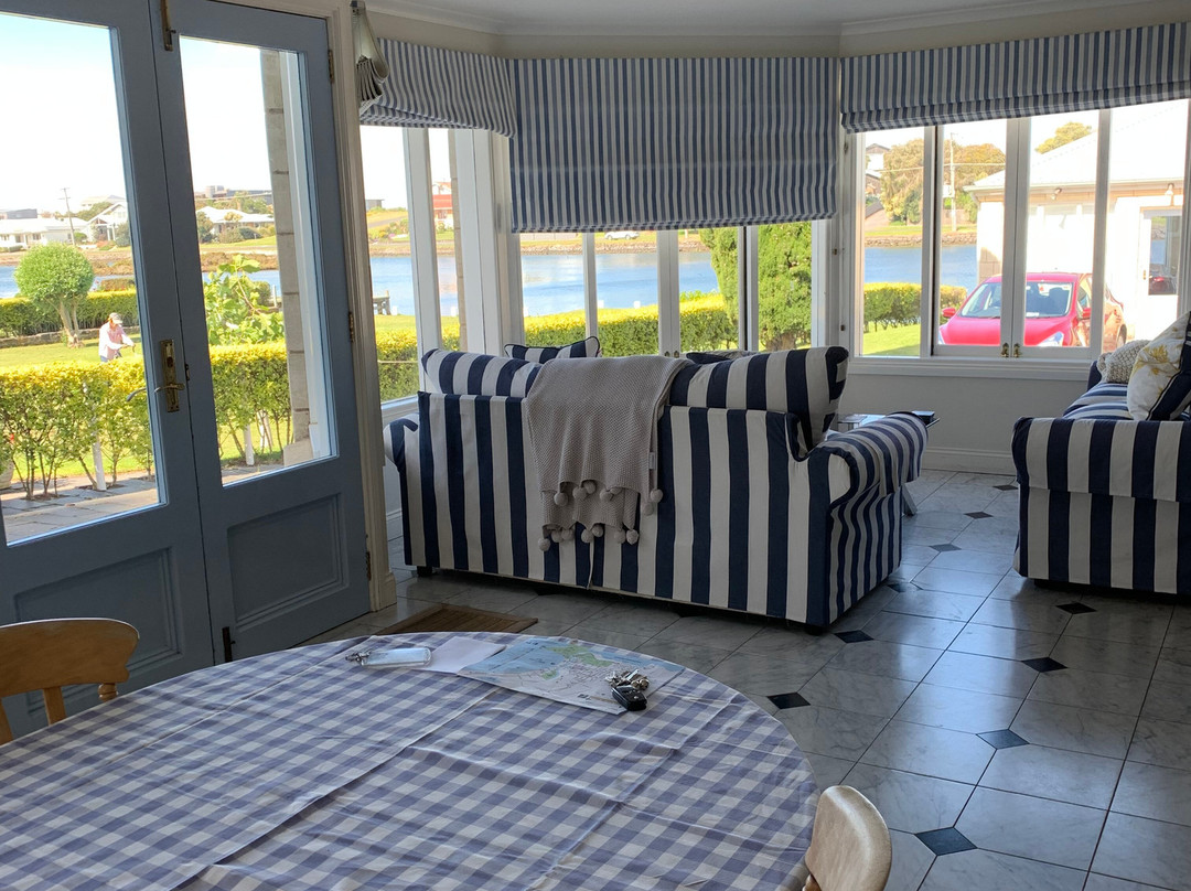 Douglas Riverside主图