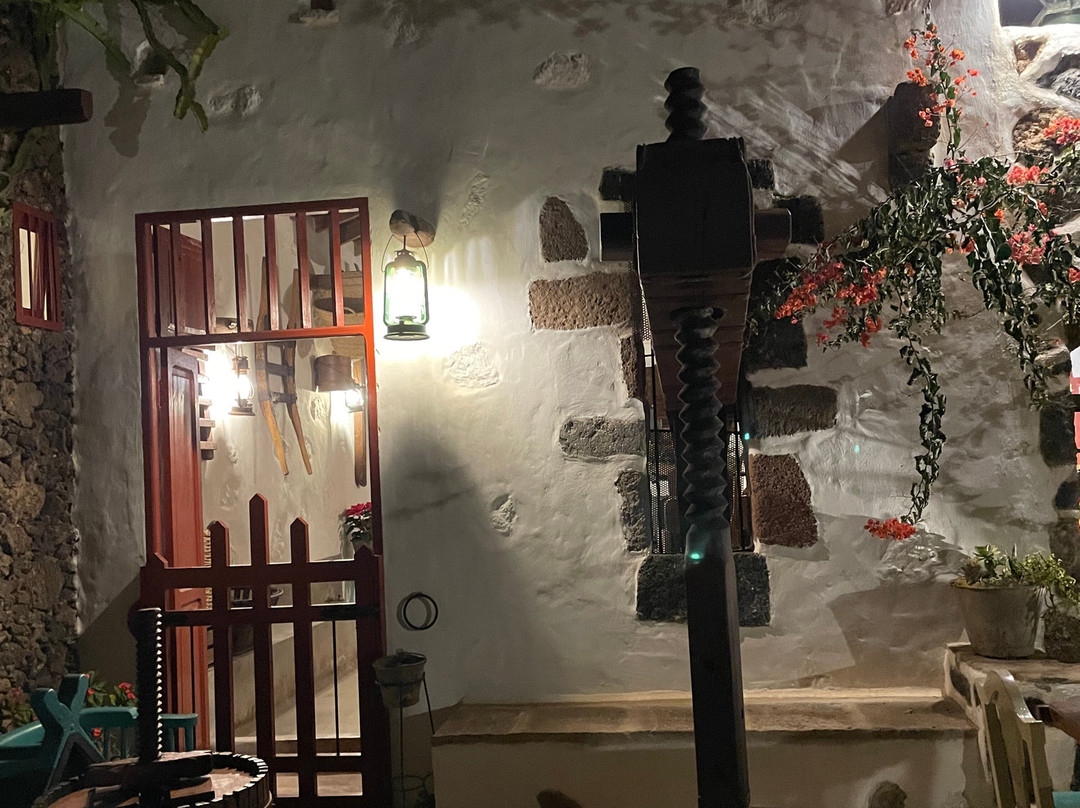 Wine Tours Lanzarote-卡门港必去景点
