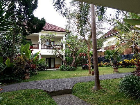 佩尔缇威度假村主图