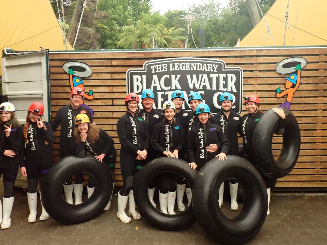 传奇黑水漂流公司-怀托摩洞穴必去景点