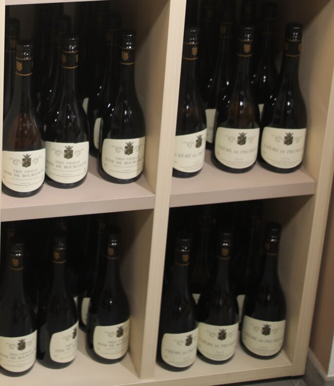 CAVE DE BISSEY-Bissey-sous-Cruchaud必去景点