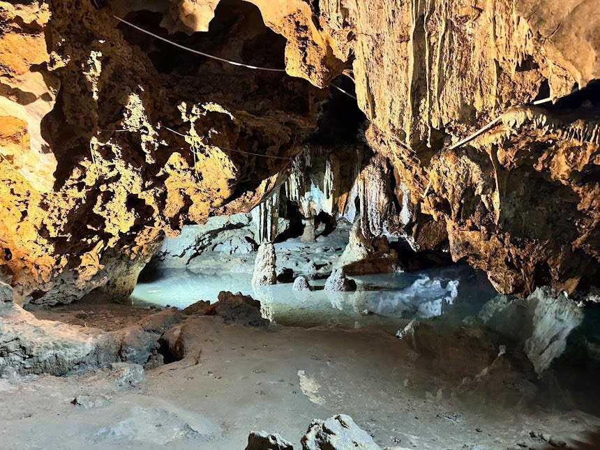 Hoa Cuong Cave