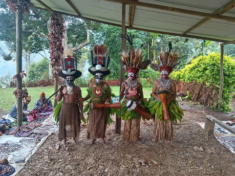 Papau New Guinea Famous Asaro Horosa Mudmen