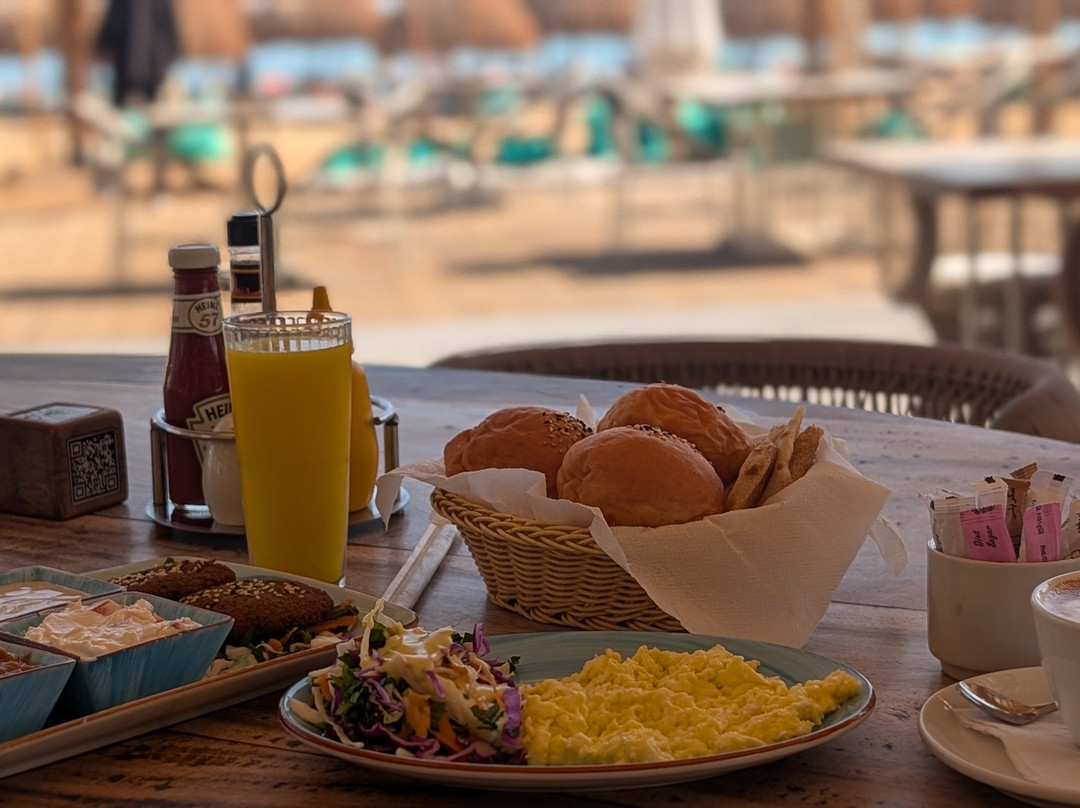 Zouni Beach Club-艾高娜必去景点