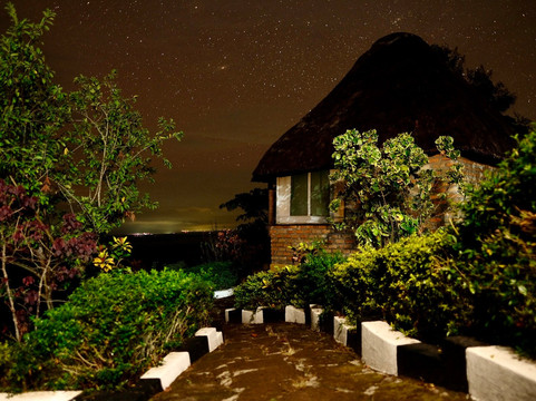 阿尔贝汀谷旅馆主图