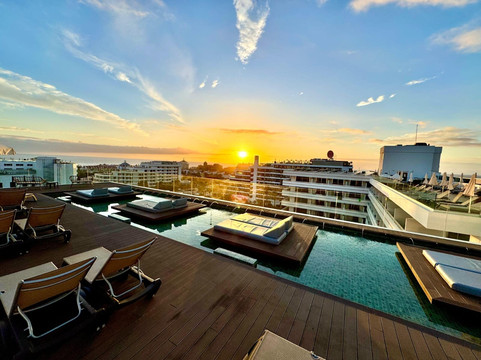 珊瑚套房水疗酒店-限成人