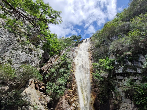 Cachoeira Véu de Noiva-Jacobina必去景点